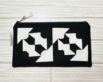 Black and White Geometric Designs  Zipper Pouch