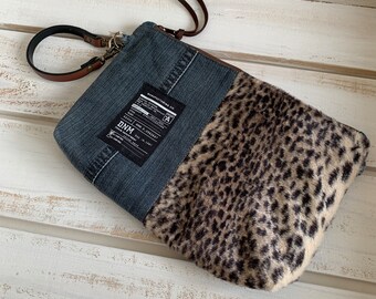 clutch bag/wristlet/pochette leopard fake fur accent