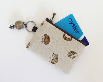Travel pass case (round hedgehog in natural)