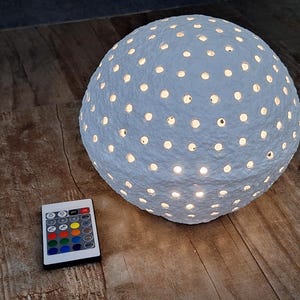 Lampada di cartapesta