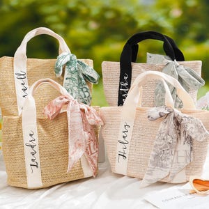 Personalized Beach bag, Custom Straw Bags, Burlap Tote Bag, Bridal shower bag, Wedding Gifts, beach bag bachelorette, bridesmaid proposal