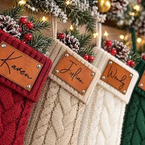 Calze natalizie personalizzate lavorate a maglia, calza personalizzata con toppa in pelle, calze di Natale 2026 con nome, calze di Natale per la famiglia