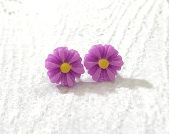 Little Purple Gerbera Daisy Stud Earrings with Surgical Steel Posts, Small Carved Spring Easter Daisies for Flower Girls and Weddings (SE18)