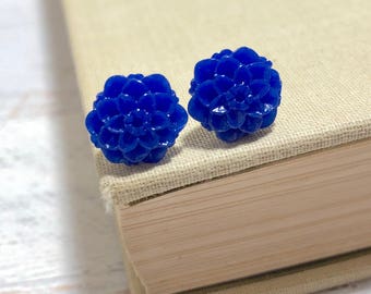 Small Little Navy Blue Chrystanthemum Mum Flower Stud Earrings with Surgical Steel Posts (SE18)