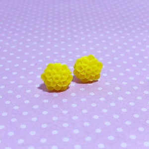 Small Little Bright Yellow Chrystanthemum Mum Flower Stud Earrings with Surgical Steel Posts SE18 image 4