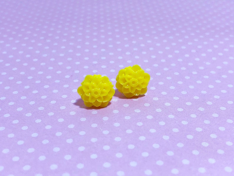 Small Little Bright Yellow Chrystanthemum Mum Flower Stud Earrings with Surgical Steel Posts SE18 image 4