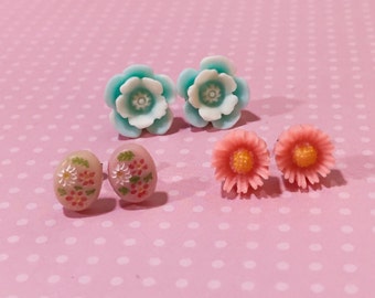 Stud Earrings Set, Flower Earring Studs, Vintage Style Floral Earring Gift Set, Pink Daisy Studs, Blue Daisy Studs, Stocking Stuffer (ES1)