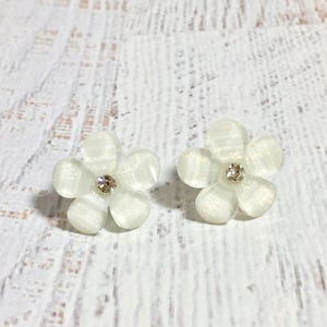 White Daisy Earrings, Rhinestone Flower Earrings, White Flower Earrings, Bridesmaid Wedding Jewelry, Resin Flower Earrings SE2 image 2