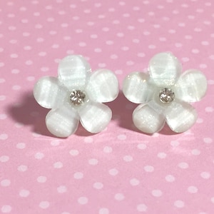 White Daisy Earrings, Rhinestone Flower Earrings, White Flower Earrings, Bridesmaid Wedding Jewelry, Resin Flower Earrings SE2 image 1