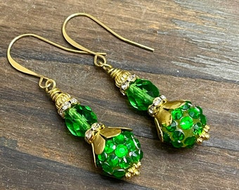 St. Patrick's Day Earrings, Sparkling Green Rhinestone with Gold Flower Accents Dangle Earrings (DE5)