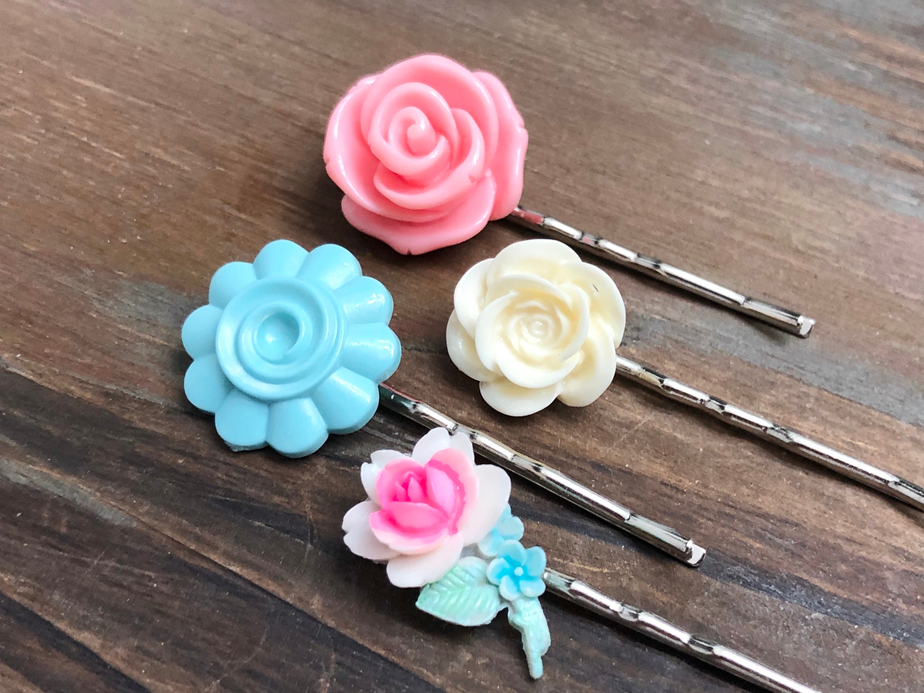 white flower bobby pins
