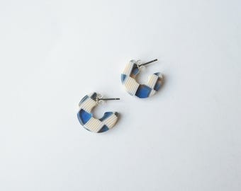Ocean Checker Super Mini- Acetate Resin Pretty huggie Hoops in blue & cream pattern