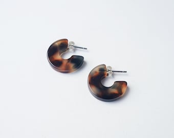 Foret Super Mini Hoop -  Acetate Resin tortoiseshell Pretty huggie Hoops in green and brown