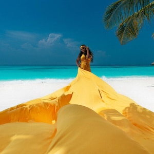 Gelbes langes Kleid für Fotoshooting langer Zug Strandfotoshooting Kleid langes fließendes Infinity Kleid Made-To-Order Cabrio Kleid fliegend