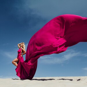 Langes Fliegen Kleid für Fotoshooting Fließendes Strandkleid Magenta Langes Kleid für Fotografie Fließendes Kleid für Fotoshooting Infinity Fliegendes Kleid Bild 11