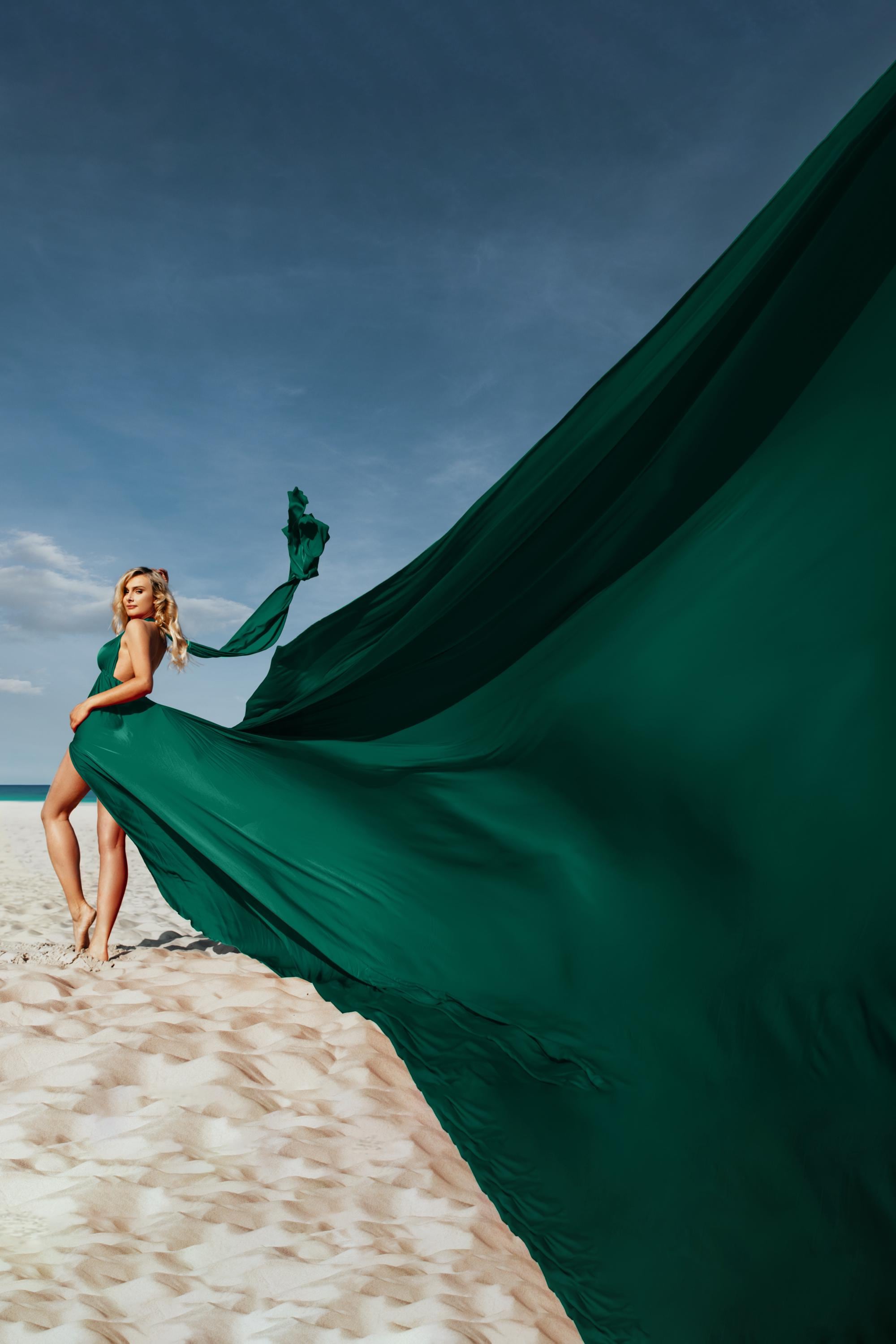 Emerald Flying Dress for Photoshoot Infinity Dress Photoshoot Long Flowy Dresses for Photography Backless Flying Dress Flowing Beach Dress