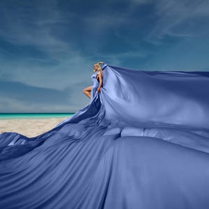 Vliegende jurk Blauwe lange jurk voor fotoshoot Lange treinjurk voor foto's Infinity Flying-jurk Vloeiende strandjurk Dramatische jurk