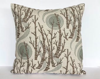 Funda de cojín Angie Lewin "Abedul Sol" de St Jude's Botanical Design Linen