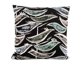Housse de coussin « Mobiles » Lana Mackinnon, oiseaux du milieu du siècle