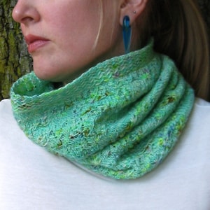 Speckle Code Cowl Knitting Pattern pdf