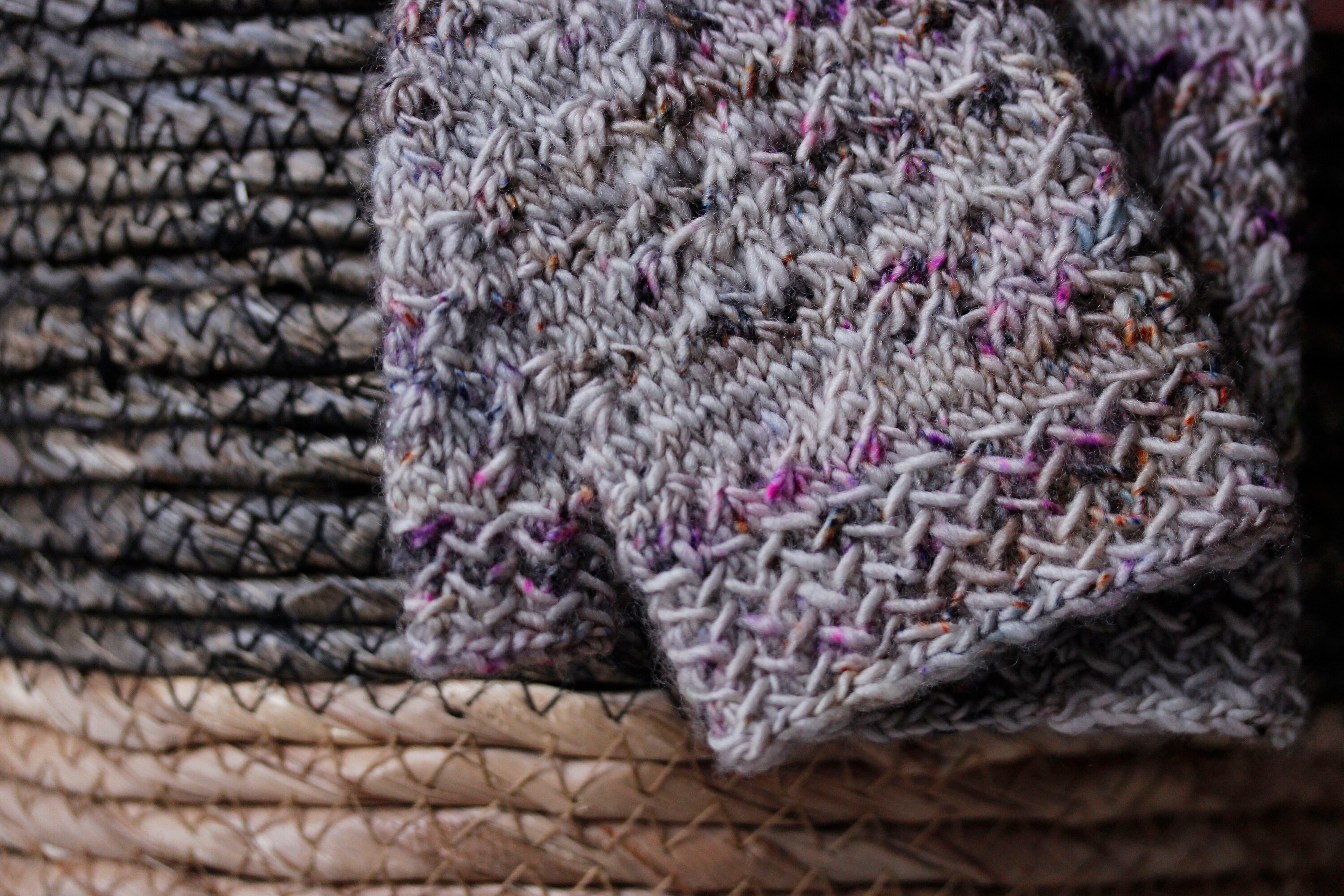 Speckle Code Mitts Knitting Pattern Pdf - Etsy