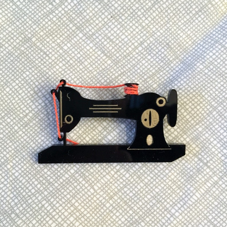 Vintage Sewing Machine Pin Brooch Etsy