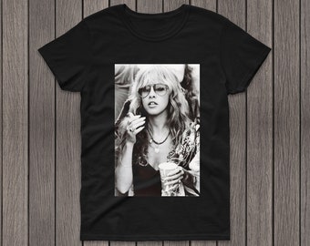 Concerto musicale di Stevie Nicks degli anni '90, Stevie Nicks Tour 2024, Regali per i fan della camicia Stevie Nicks, Merchandise Stevie Nicks, Camicia Stevie Nicks