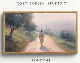 Könnte beinhalten: Gerahmter digitaler Kunstdruck mit einer Figur, die einen Weg entlanggeht, umgeben von Bäumen und Hügeln. Das Kunstwerk hat eine weiche Farbpalette mit dem Text "COZY SCREEN STUDIO 7" und "FRAME TV ART 3840 x 2160".