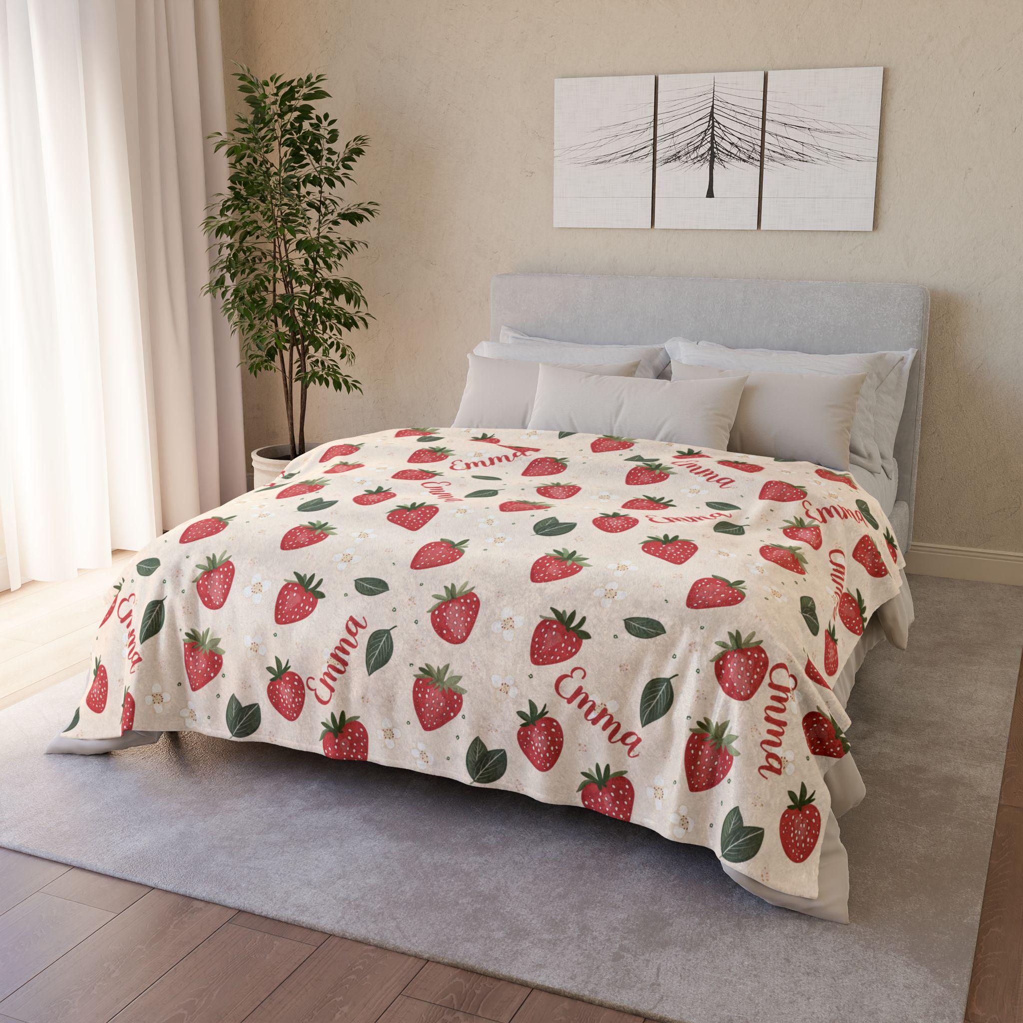 Strawberry Shortcake You Are Berry Special Raschel-Überwurfdecke, image size:2048x2048