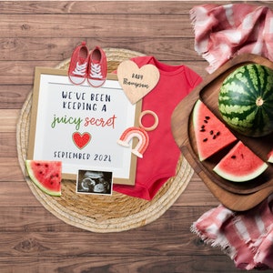 Wassermelonen-Schwangerschaftsankündigung, Babymädchen, die Karte erwarten, saftige geheime Ankündigung für die Schwangerschaft, bearbeitbare Canva-Vorlage
