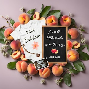 Peaches Baby Reveal, Obst Schwangerschaftsankündigung, Schwangerschaft Reveal mit Baby Scan, digitale Karte für neues Baby, bearbeitbare Canva Vorlage
