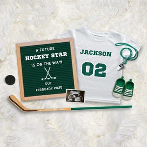 Hockey Star Schwangerschaftsankündigung, grüne Babyankündigung, Baby-Enthüllungskarte, digitale Schwangerschaftsankündigung, bearbeitbare Canva-Vorlage