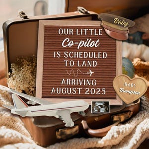 Little Pilot Schwangerschaftsankündigung, bearbeitbare Vorlage für Canva, digitale Schwangerschaftsoffenbarung, Baby kommt bald, Oma Geschenk
