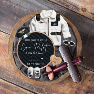 Pilot Baby Reveal, Baby Boy Schwangerschaftsankündigung, Baby Social Media Post, druckbare Schwangerschaft enthüllen, digitale Canva Vorlage