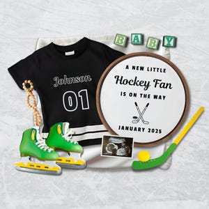 Little Hockey Fan Schwangerschaftsankündigung, grüne Baby Boy Reveal, Digital Baby Reveal, Benutzerdefinierte Schwangerschaftsankündigung, bearbeitbare Canva Vorlage