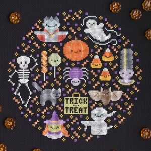 Punto de cruz no tan espeluznante: patrón de Halloween kawaii en PDF