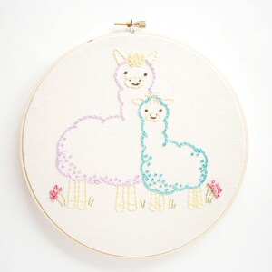 Loving Alpacas Animal Mama and Baby Embroidery Pattern image 3