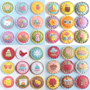 Puede incluir: Un conjunto de 36 adornos de fieltro con varios diseños que representan las cuatro estaciones. Cada adorno es circular y tiene un color y un diseño diferente, como un pájaro, un árbol, una calabaza y un copo de nieve. Los adornos son perfectos para decorar una casa o añadir un toque de fantasía a un regalo.