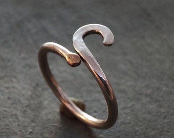 Adjustable silver ring with gold detailing