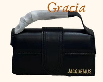 Elegante bolso bandolera: el popular mini bolso de Jacquemus