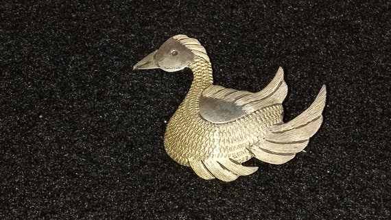 Vintage Sterling Silver Goose Brooch - lots of ma… - image 5