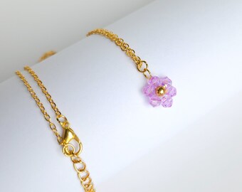 Prästkragehalsband, Pärlhalsband med prästkragar, Förgyllt kedjehalsband, Blomhalsband, Lila blomhalsband, Eleganta smycken, Present till henne