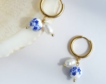 Zoetwaterpareloorbellen, keramische oorbellen, porseleinen kralenoorbellen, oorringen, Huggie-oorbellen, 18k vergulde, handgemaakte sieraden