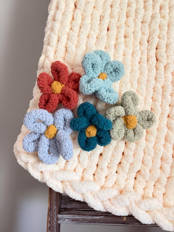 Handmade Chunky Knit Chenille Blanket With Flowers: Soft Jumbo Throw, Oversized Blanket