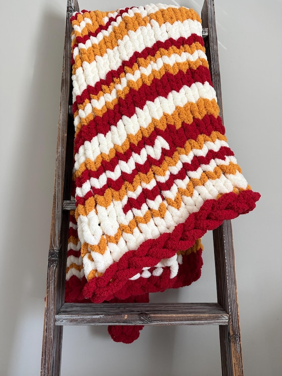 Handmade Chunky Knit Kansas City Chiefs Throw: NFL Decor, Oversized Blanket
