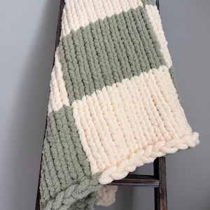 Handmade Checkered Chunky Knit Blanket, Chenille Soft Jumbo Handknit Throw