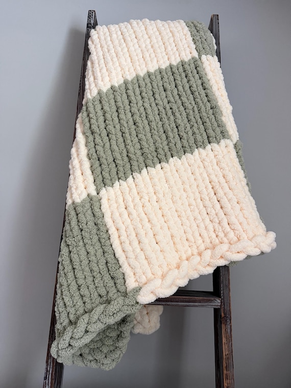 Handmade Checkered Chunky Knit Blanket, Chenille Soft Jumbo Handknit Throw