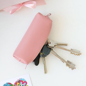 Portachiavi in pelle fatto a mano, portachiavi inciso, portachiavi personalizzato, portachiavi con cerniera, organizer per chiavi, astuccio per chiavi personalizzato, portachiavi a portafoglio