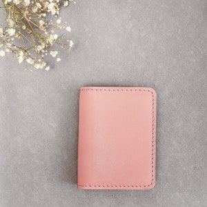 Gepersonaliseerde leren hoes, hoes voor rijbewijs, hoes voor identiteitsbewijs, identiteitskaarthouder, cadeau voor bestuurder, identiteitsbewijs-portemonnee, gegraveerde hoes, creditcardhouder