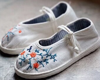 Handmade Floral Canvas Shoes | women shoes  | white flats | women flats